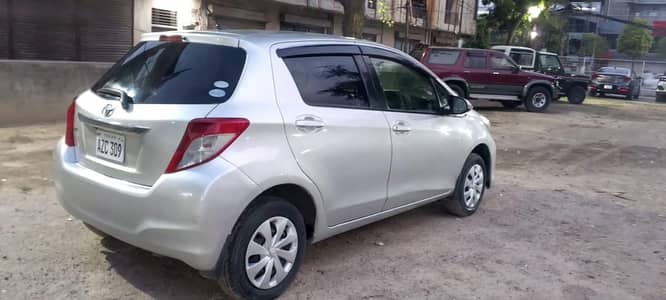 Toyota vitz. 4 grade oction sheet available  2012/2015