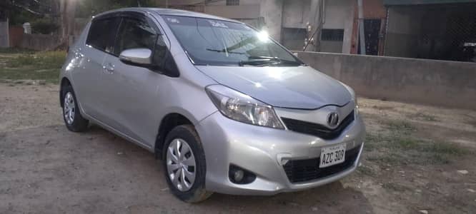 Toyota vitz. 4 grade oction sheet available  2012/2015