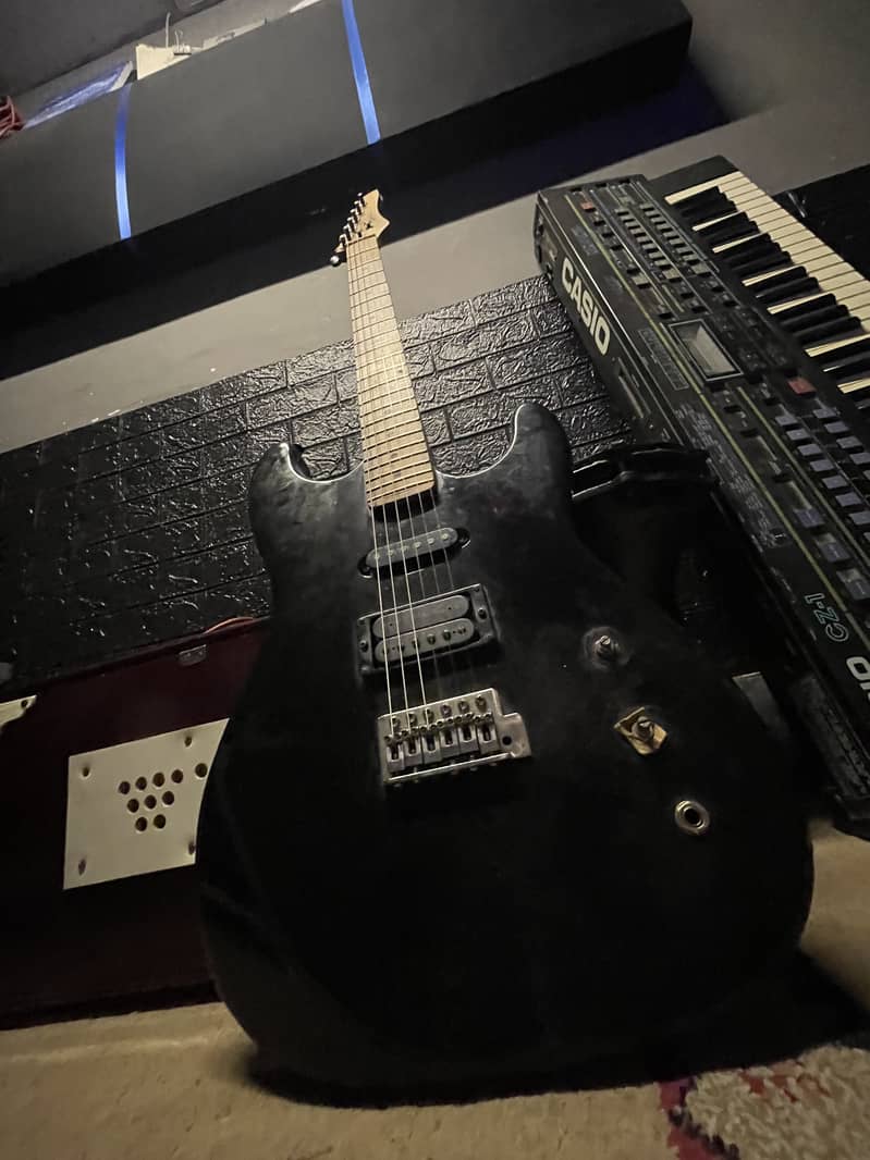 Black lead guitar - Musical Instruments - 1114035937