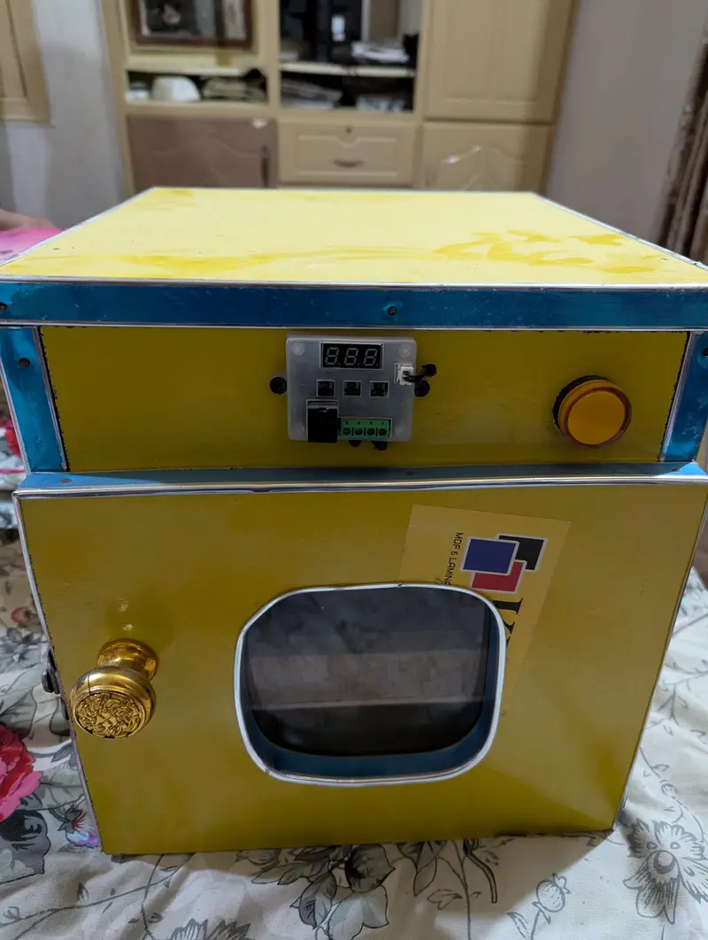Egg Incubator for Hatching Eggs Semi Automatic - 25-30 Eggs Capacity
