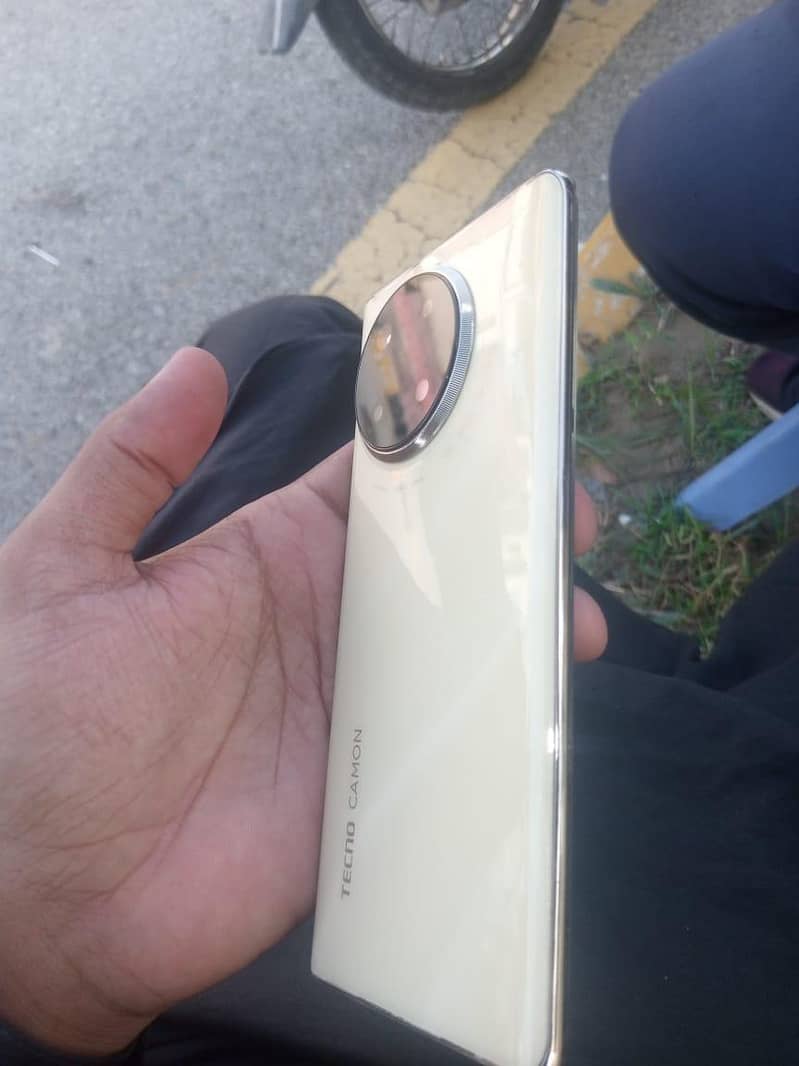 Tecno Camon 30S 7