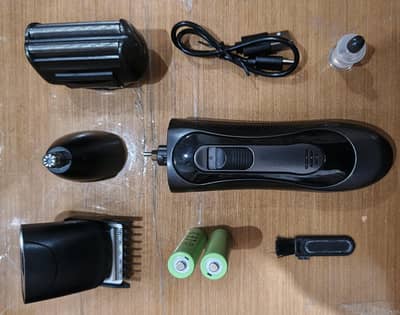 Rechargeable Shaver 3 in 1 Grooming kit (LZ-688)