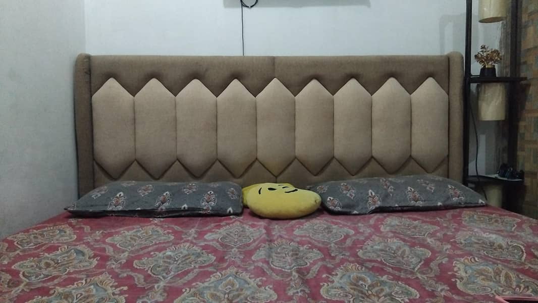 king size bed 0