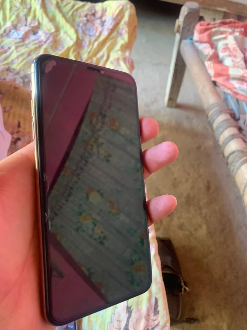 iPhone XS Max 2