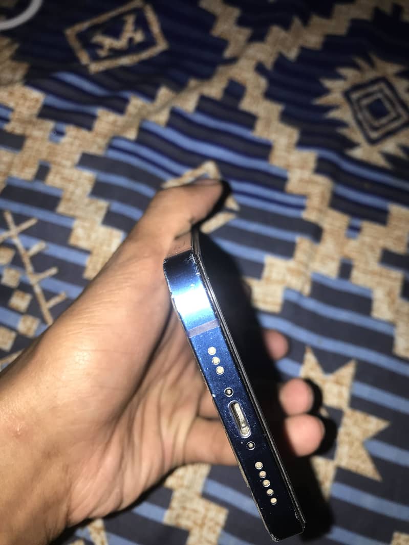 iPhone 12 1