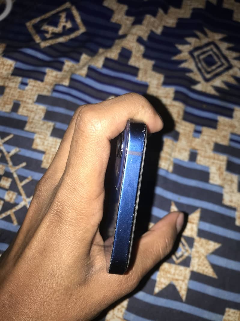 iPhone 12 3