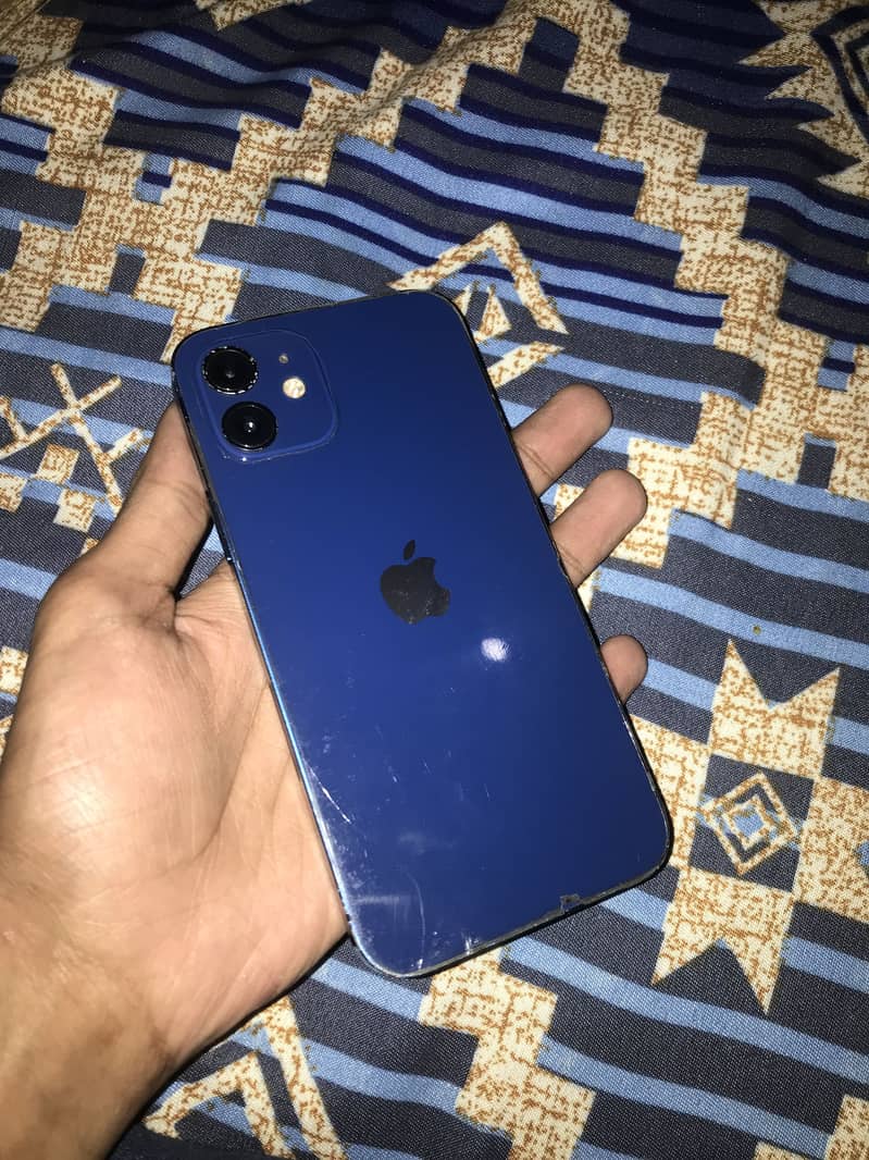 iPhone 12 4
