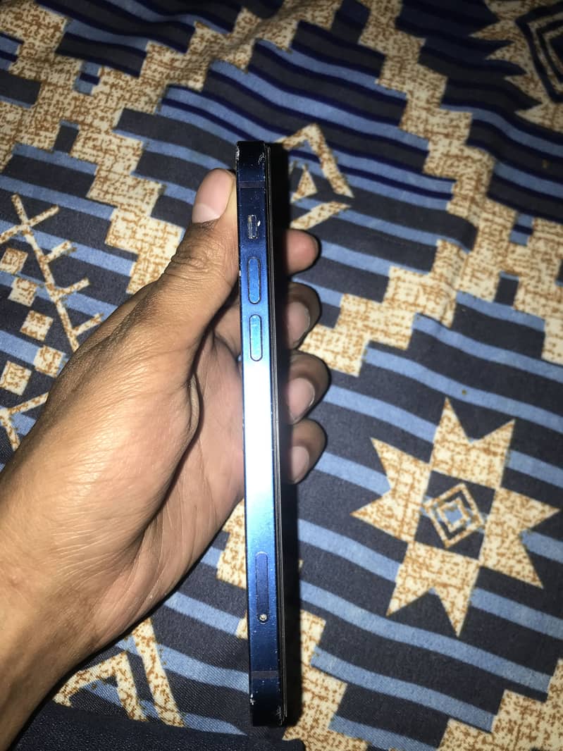 iPhone 12 5
