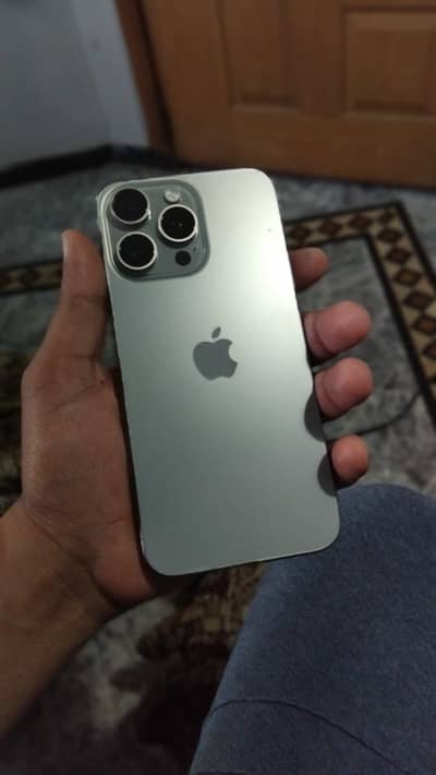 iPhone 15 pro max Factory Unlocked