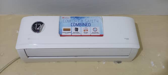 DAWLANCE SUAVE INVERTER 1 TON HEAT AND COOL +923074117968