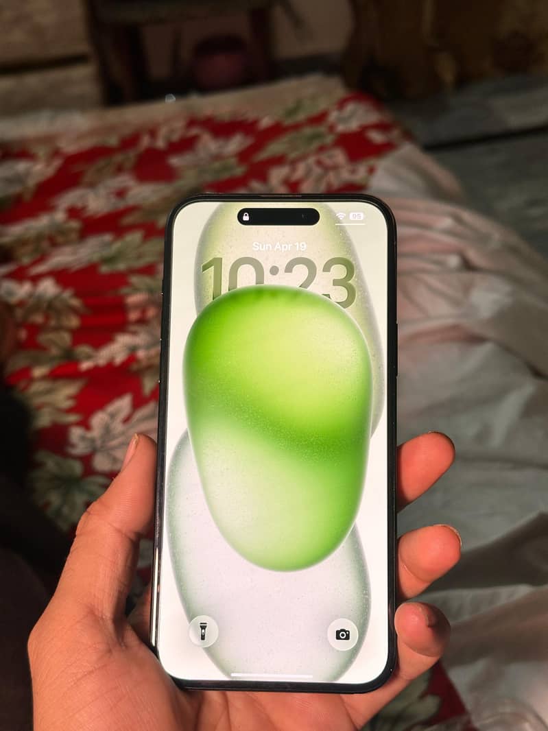 iPhone 15 plus 3