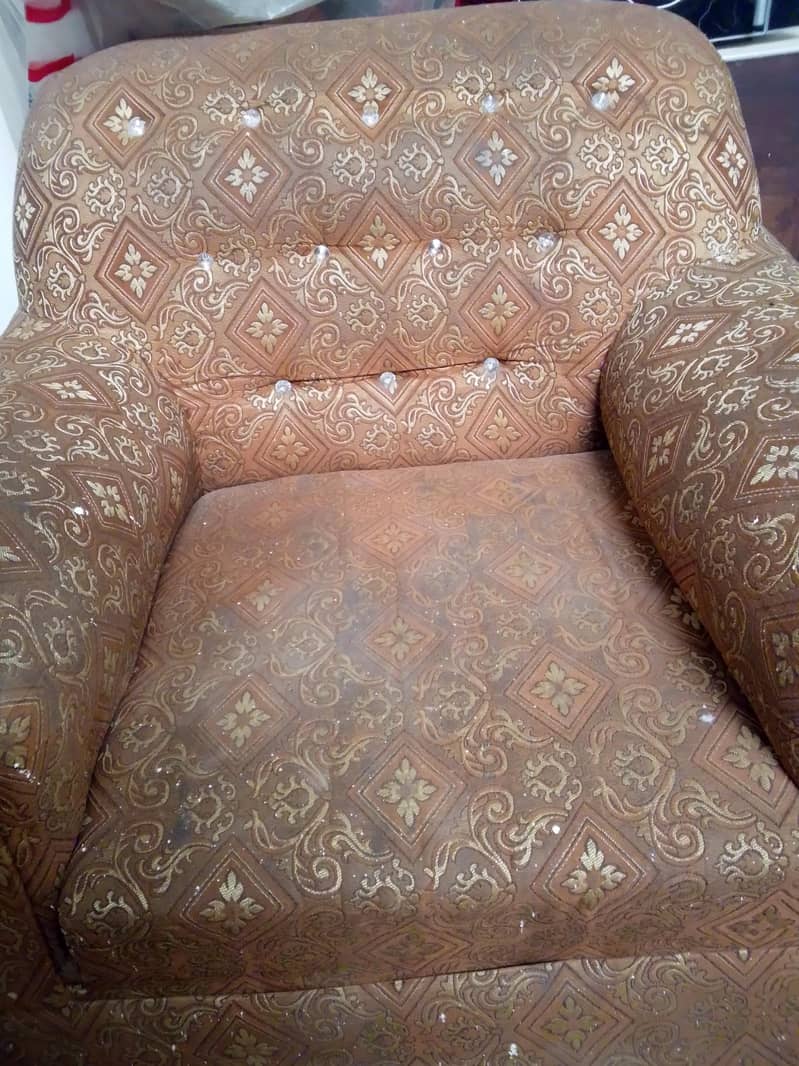 double bed dressing 1 single sofa 4