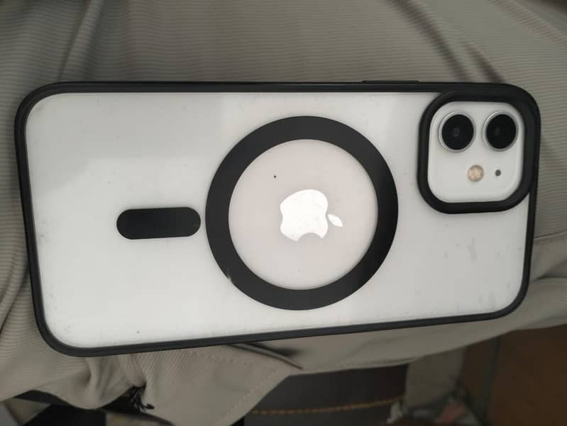 iPhone 12 4