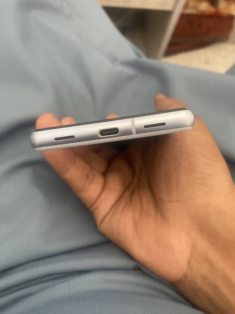 Google pixel 7a 4