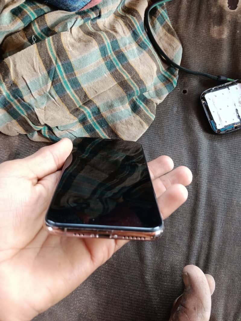 iPhone 11 Pro 2