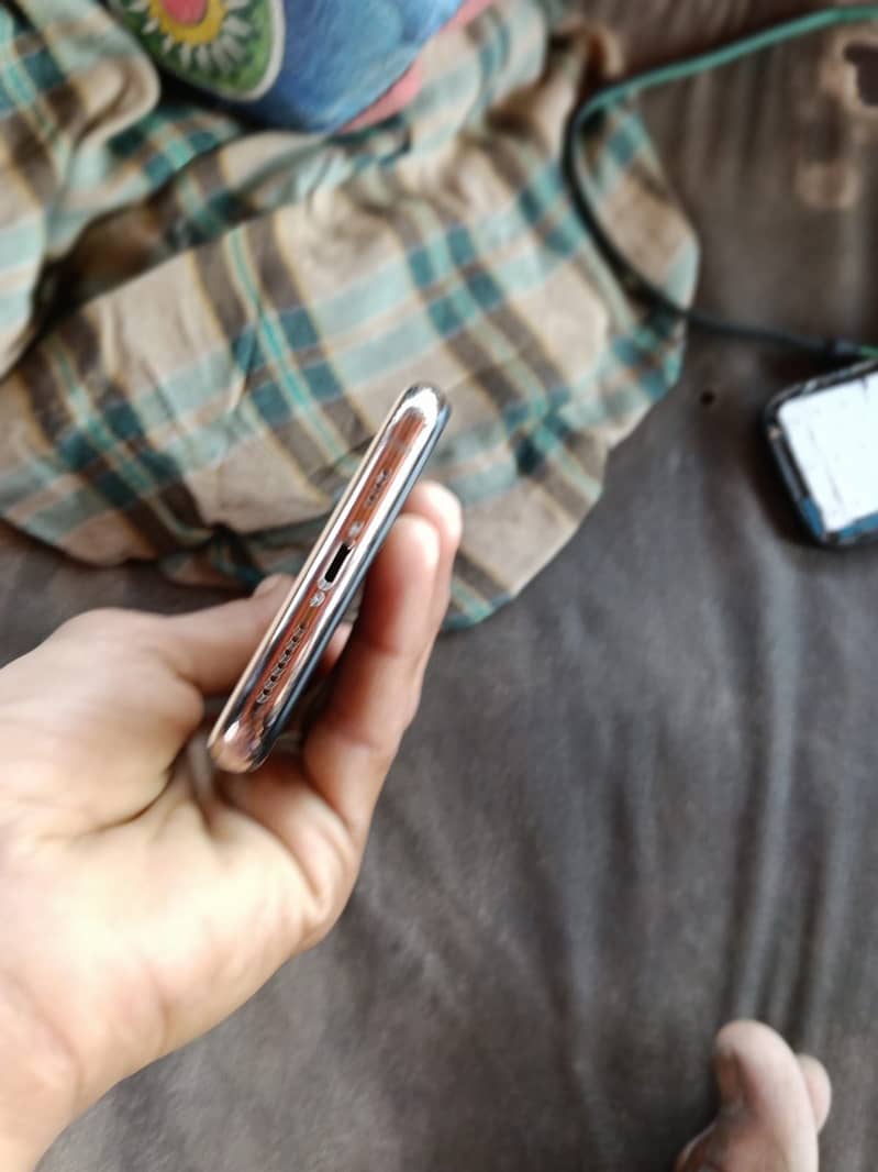 iPhone 11 Pro 3
