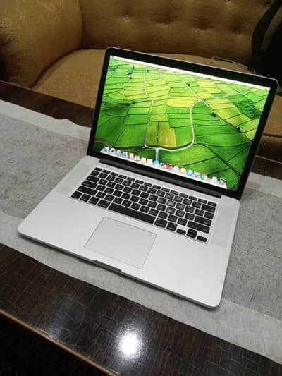 MacBook pro 2015 | i7 15.4 inch | 512gb storage