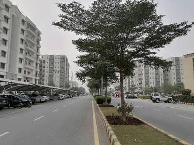 12 Marla Flat Ideally Situated In Askari 11