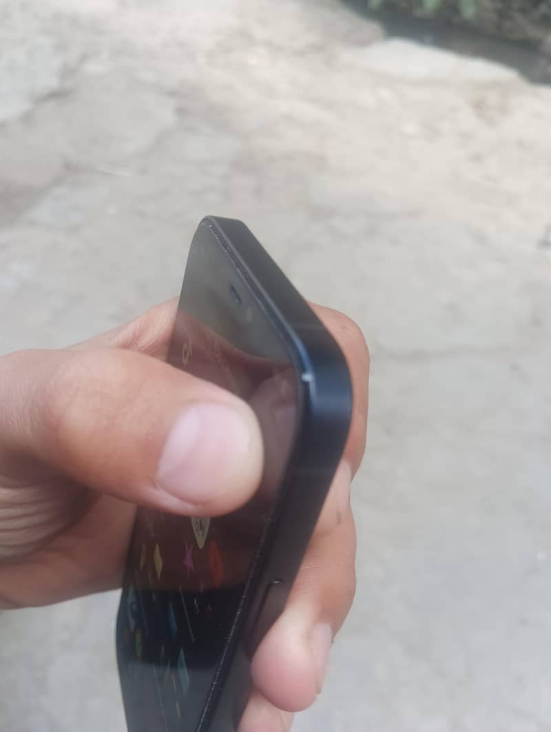 iPhone 12 3