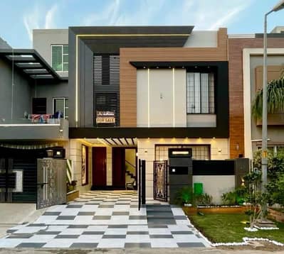 A BEAUTIFUL 5 MARLA HOUSE FOR SALE IN SHERSHAH BLOCK BAHRIA TOWN LAHORE
