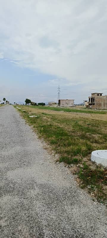 5-Marla Corner Plot#3418 in Faisal Hills C block Investor price