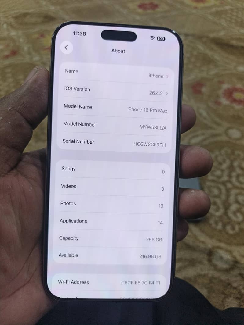 iPhone 16 Pro Max 4