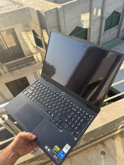 Lenovo legion 5 rtx 5060 Oled HDR Dolby vision ultra 14th GEN