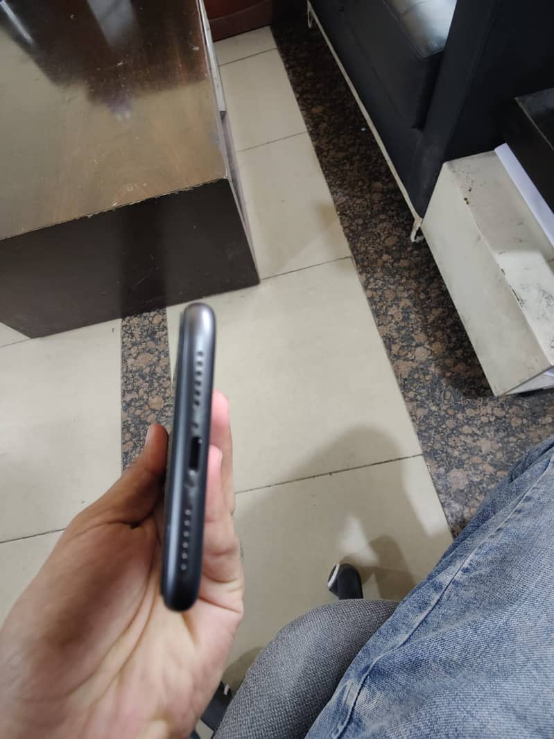 Apple iPhone 11 0