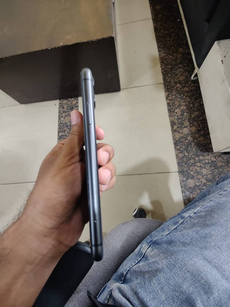 Apple iPhone 11 1