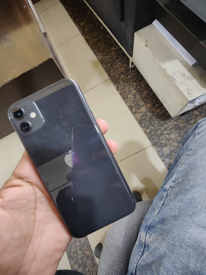 Apple iPhone 11 3