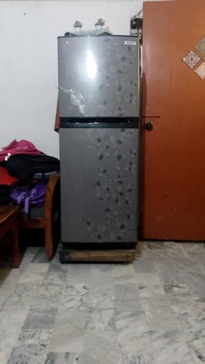 orient refrigerator in v. excellent condition