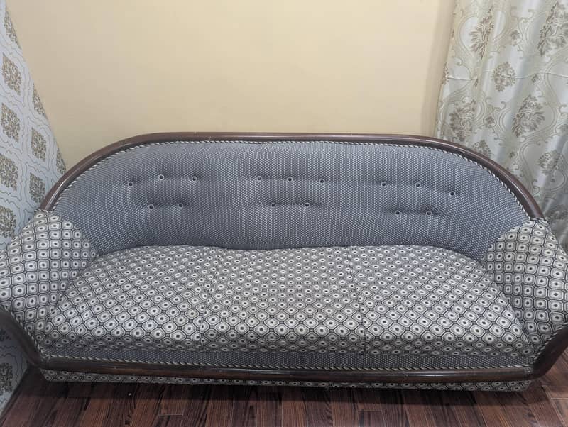 3 seater sofa 0