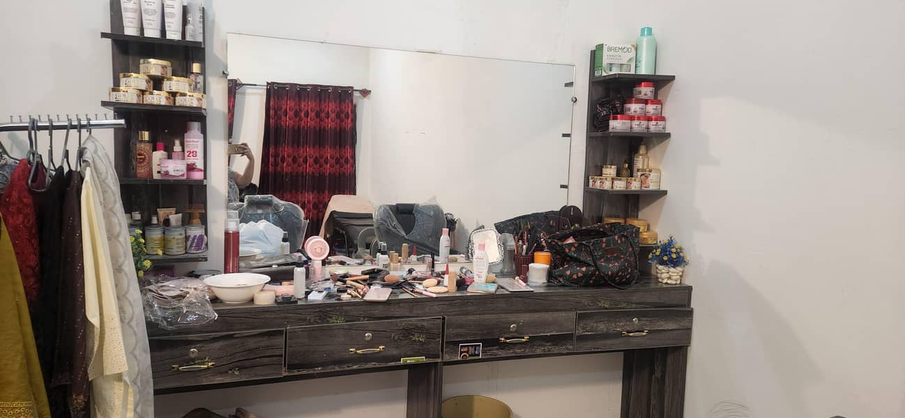 salon table 0