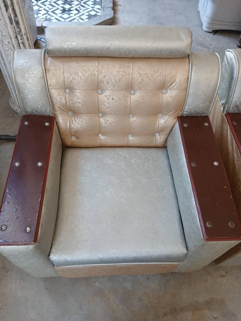 5 seater sofa 0