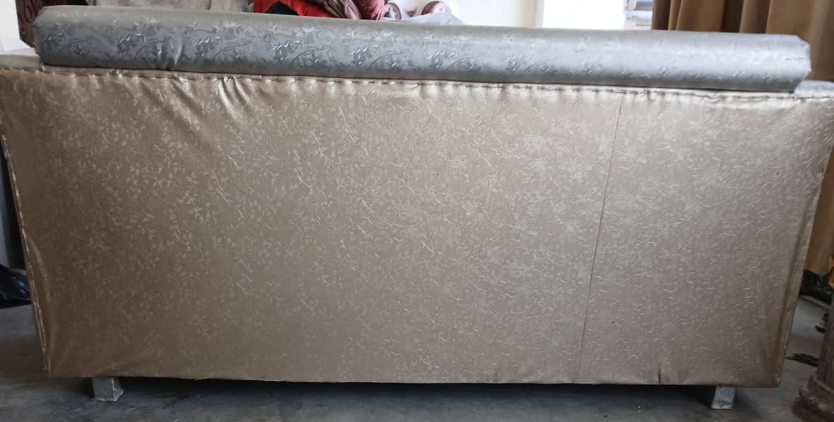 5 seater sofa 7