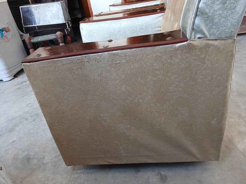 5 seater sofa 10