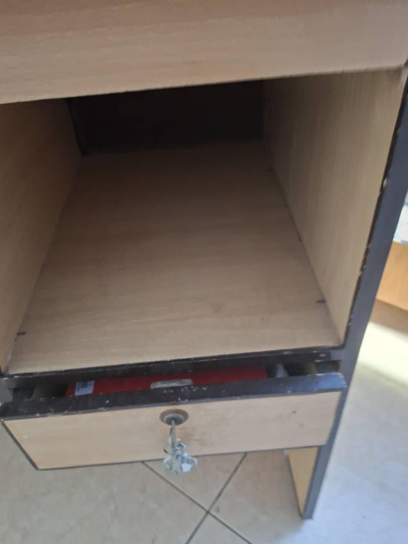 Study table with chair 0