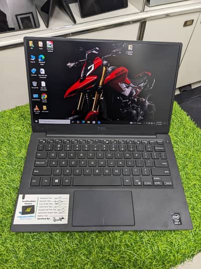 Dell XPS 9343 i5 5th Gen 8GB RAM 256GB SSD Extremely Thin & Bezzeless!