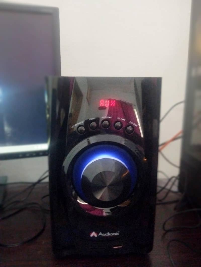 Audionic Mega 40 3