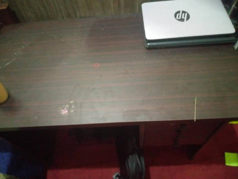 study table 0