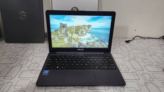 Asus intel Celeron 4GB RAM 64GB SSD Window 10 Pro