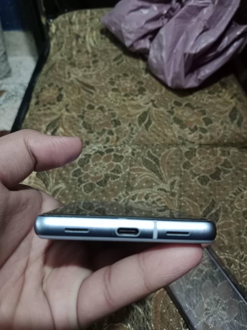 Google pixel 7a 3