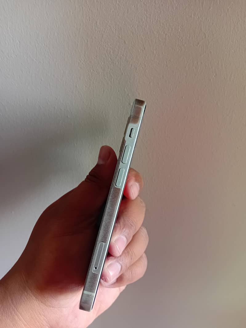 iphone 12 mini 2
