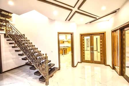 Saprate Gate Upper Portion For Rent at Hot Location Near Masjid Park Commercial