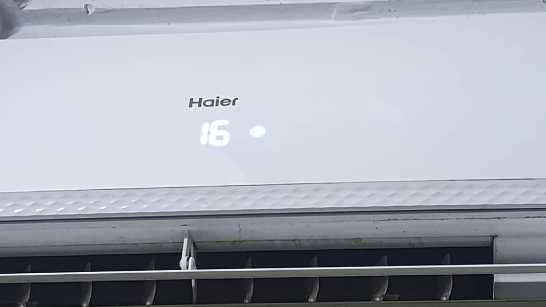 2 year use split ac 1