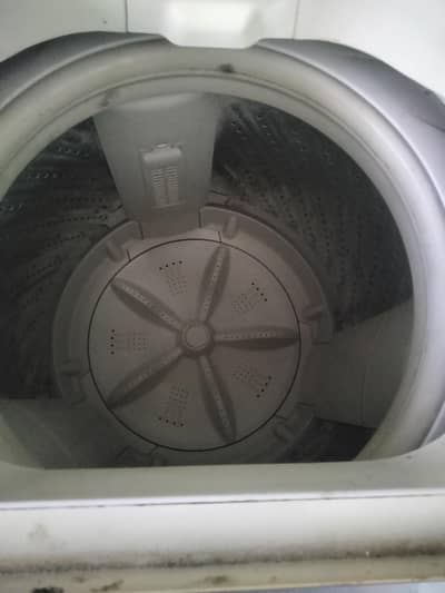 Ujine12 kg fully automatic washing machine  good condition