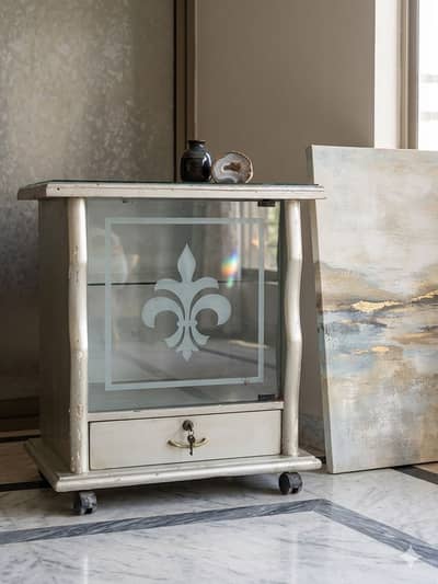 Side tables - Chester drawers