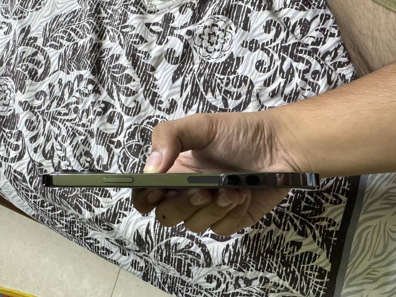 Iphone 12 pro max 2