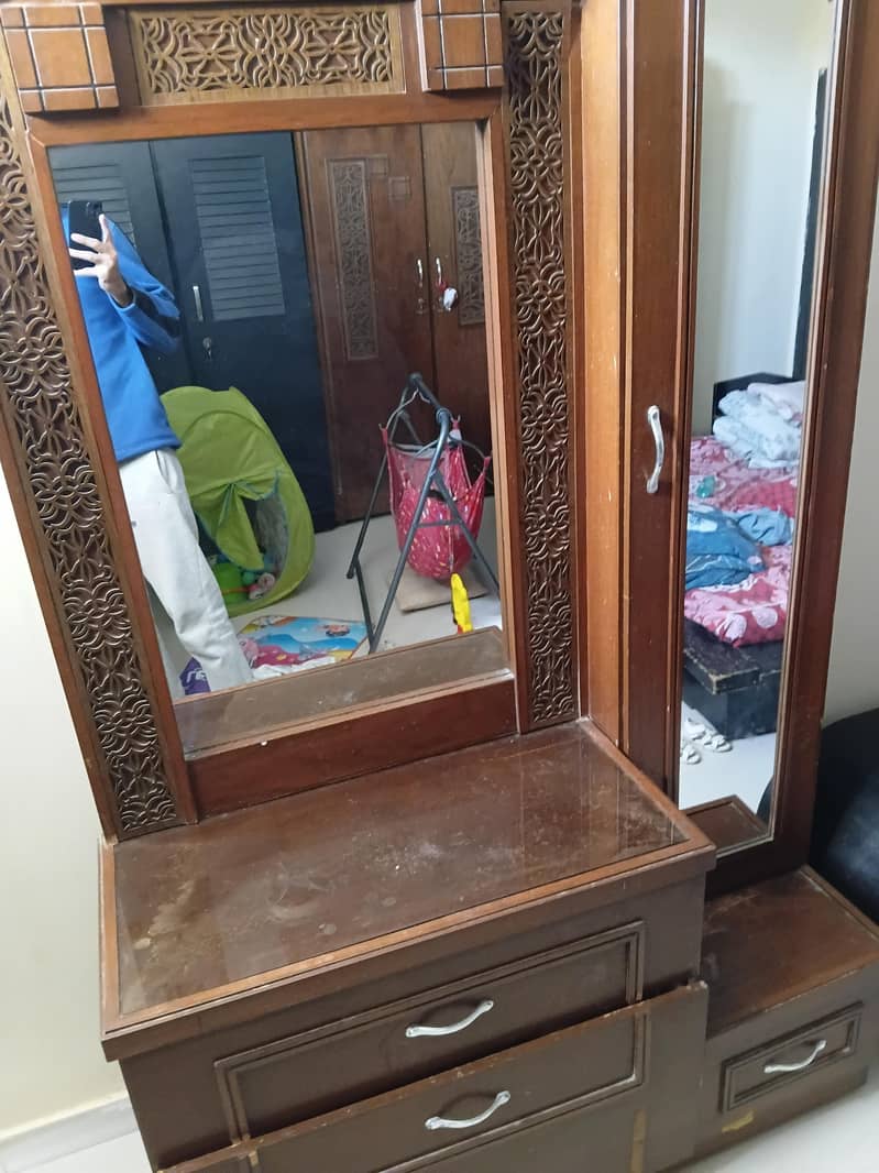 double mirror dressing table 1