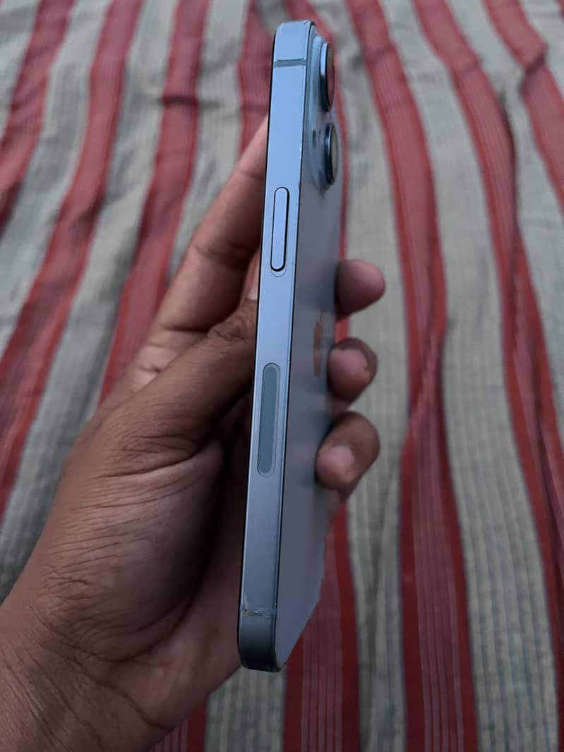 Apple iPhone 14 3